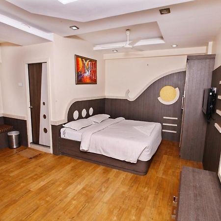 Hotel Vasantham Коимбаторе Екстериор снимка