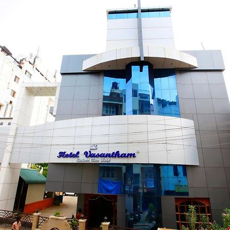 Hotel Vasantham Коимбаторе Екстериор снимка