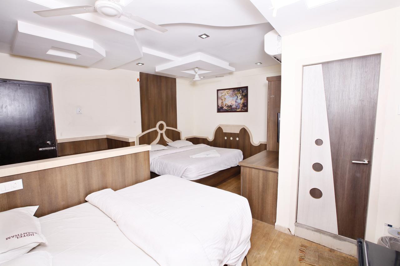 Hotel Vasantham Коимбаторе Екстериор снимка