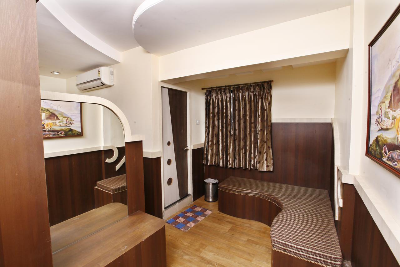 Hotel Vasantham Коимбаторе Екстериор снимка