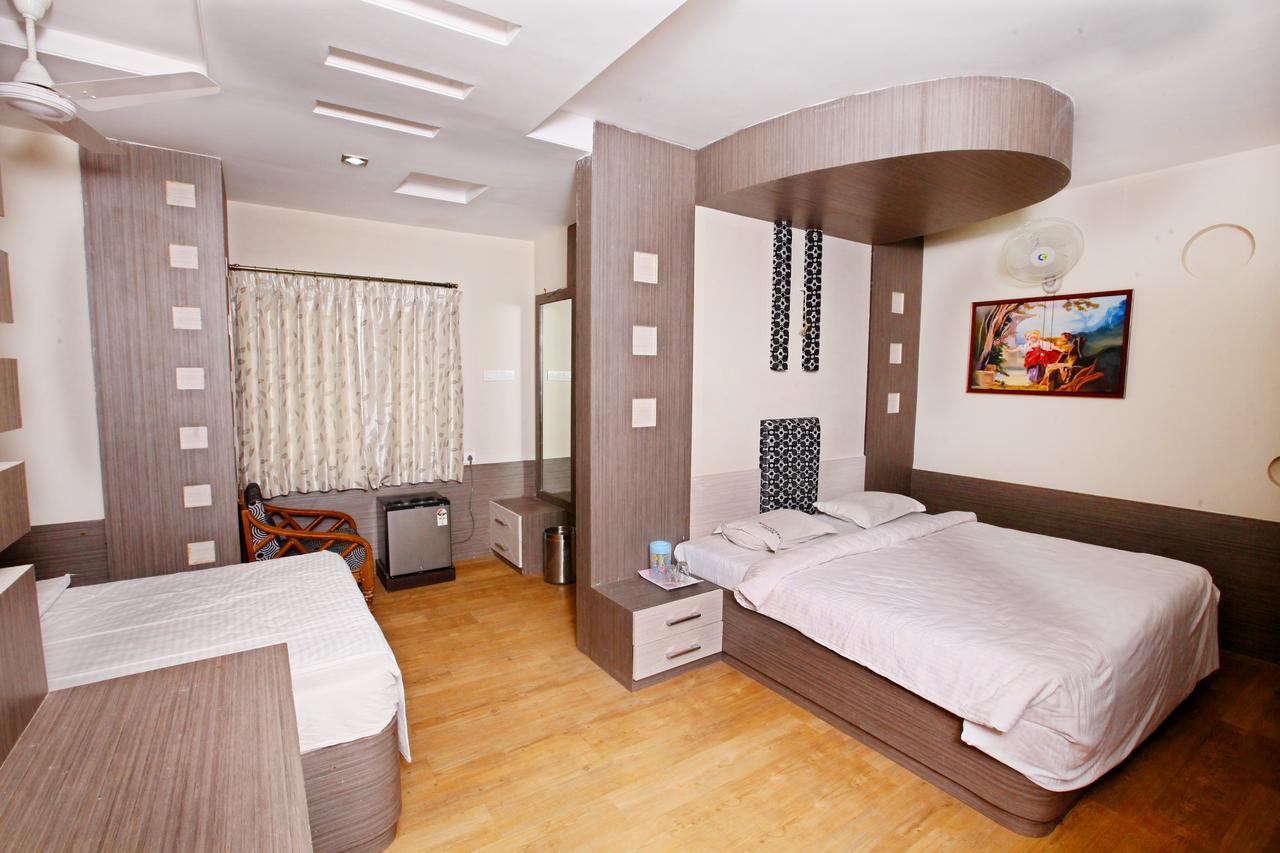 Hotel Vasantham Коимбаторе Екстериор снимка