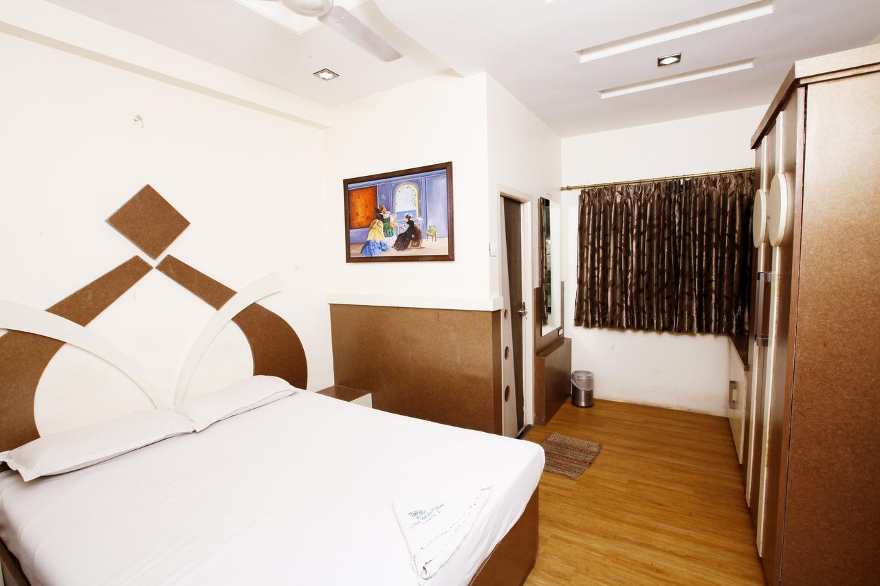 Hotel Vasantham Коимбаторе Екстериор снимка