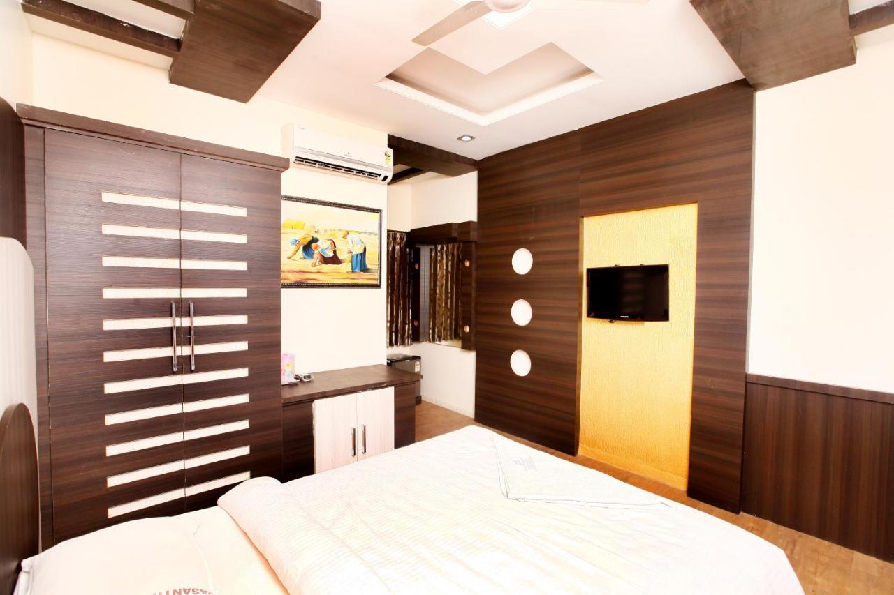 Hotel Vasantham Коимбаторе Екстериор снимка